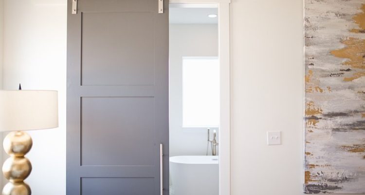 3 astuces pour insonoriser une porte sans en changer