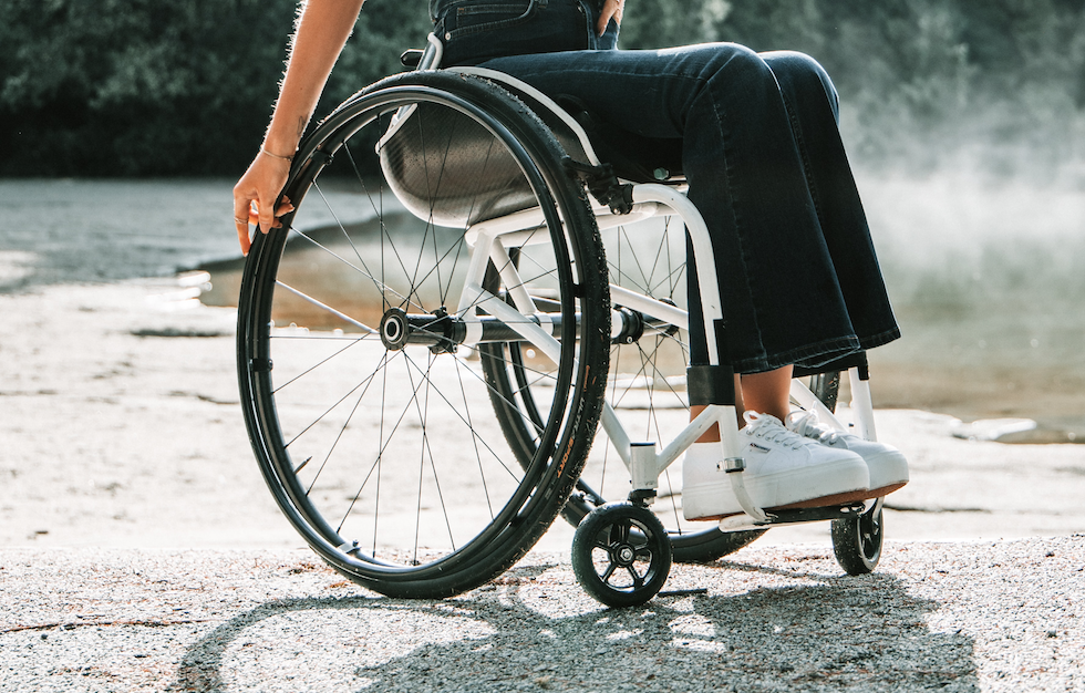 Astuces pour vivre pleinement sa vie de jeune en fauteuil roulant
